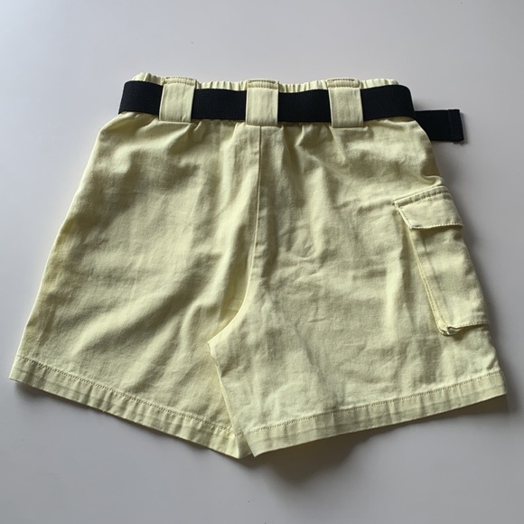 Aritzia - TNA - high waisted cargo shorts with belt - size XS - never been worn - Picture 2 of 8